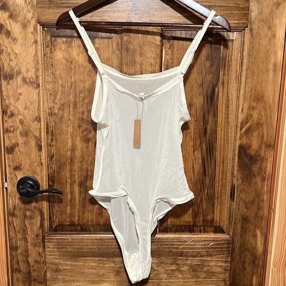 NWT SKIMS Summer Mesh Cami Thong Bodysuit, Bone, Size 2X - Picture 4 of 5